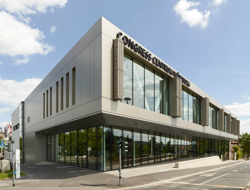 Congress Centrum Würzburg Umbau Erweiterung FassadeCongress Centrum - enlargement and conversion - Würzburg - facade - view over edge
