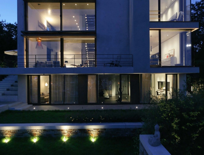 Einfamilienhaus Stuttgart Neubau Fassade Nacht