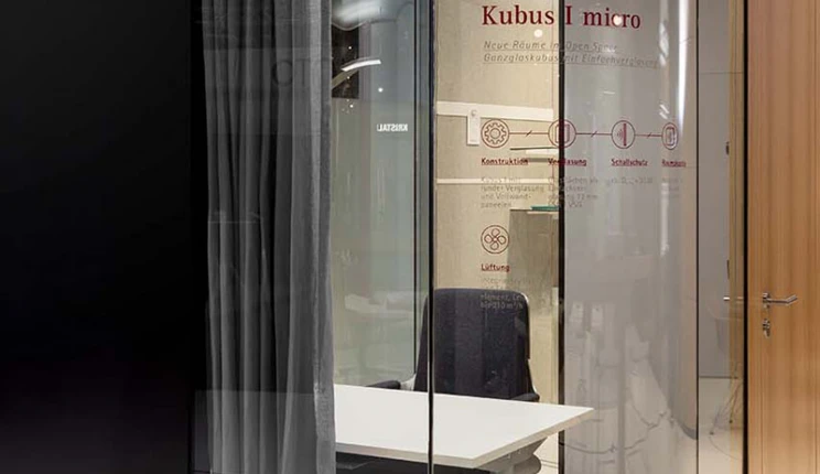 office system - room-in-room - Kubus I micro - view from outside - glass edge window