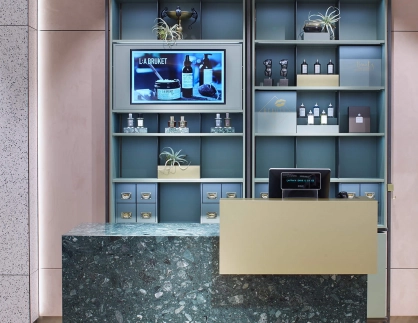 fashion house - conversion and modernisation - department store - Leffers Oldenburg - beauty department - cashpoint