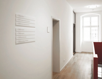 Guiding system for a historic building - Palais Graimberg - wayfinding hall 2