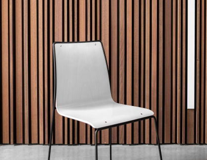 Skid-base chair - product design - product development - Spline - chair overview
