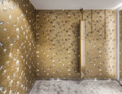 department store - new design - Stockmann Tapiola - fitting room inside - golden wallpaper