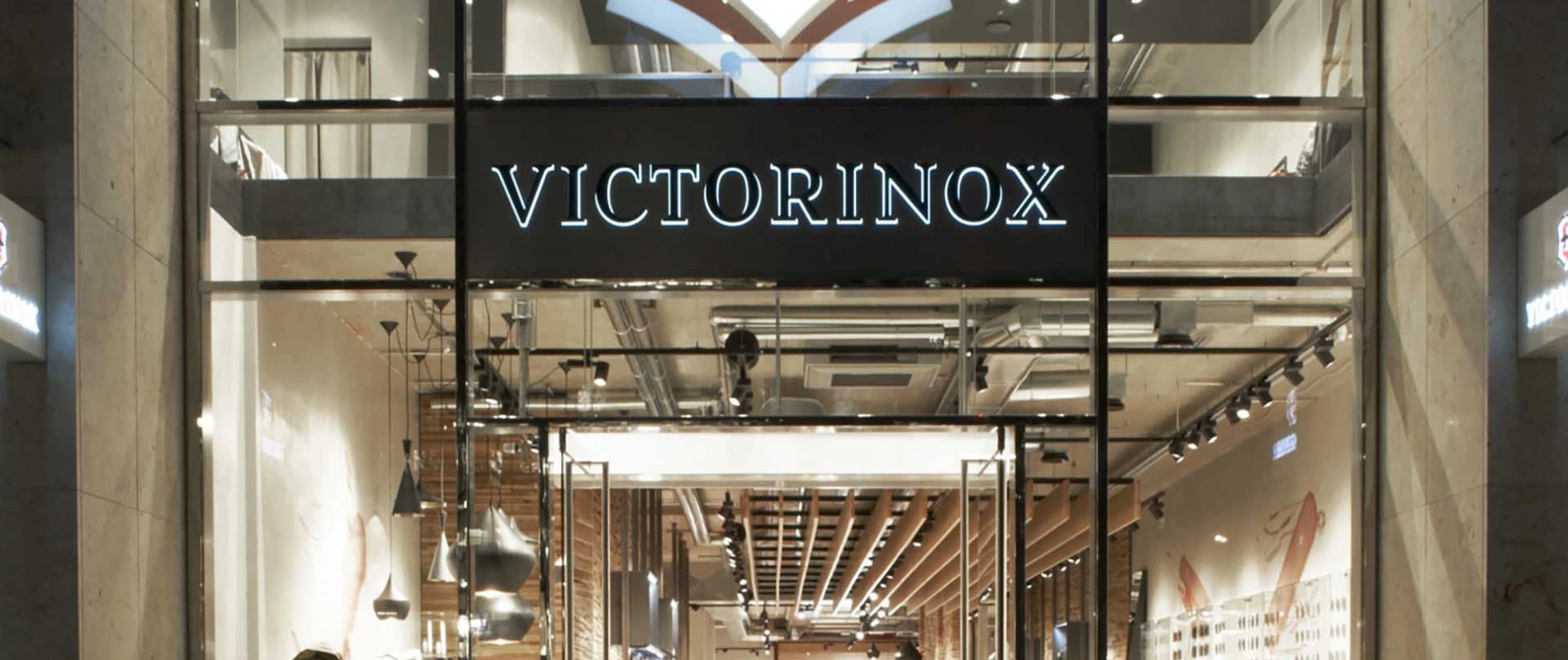 flagship store and showroom - new construction - Victorinox Düsseldorf -  store entry - facade outside view