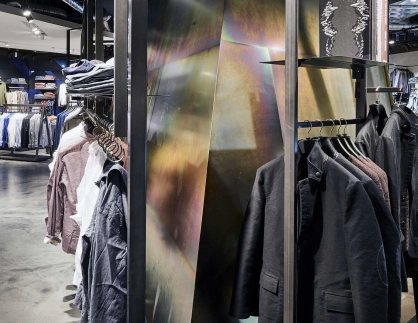Men's Fashion Store - conception - realisation - Wormland Nuremberg - store detail - oxidized wall cladding